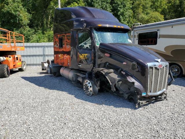  Salvage Peterbilt 579