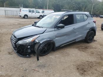  Salvage Nissan Kicks