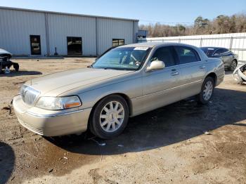  Salvage Lincoln Towncar