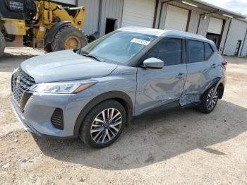  Salvage Nissan Kicks