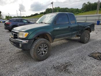  Salvage Toyota Tacoma