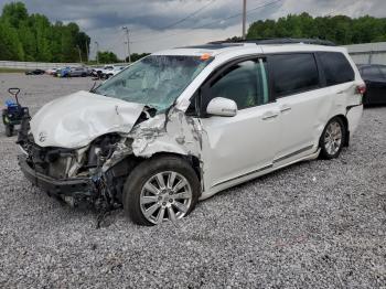  Salvage Toyota Sienna