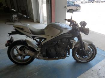  Salvage Triumph Motorcycle Speedtripl