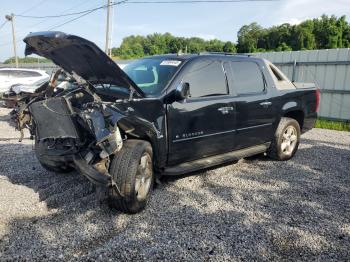  Salvage Chevrolet Avalanche