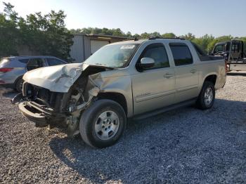  Salvage Chevrolet Avalanche