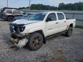  Salvage Toyota Tacoma