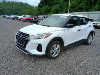  Salvage Nissan Kicks