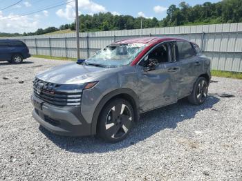  Salvage Nissan Kicks