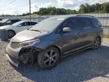  Salvage Toyota Sienna