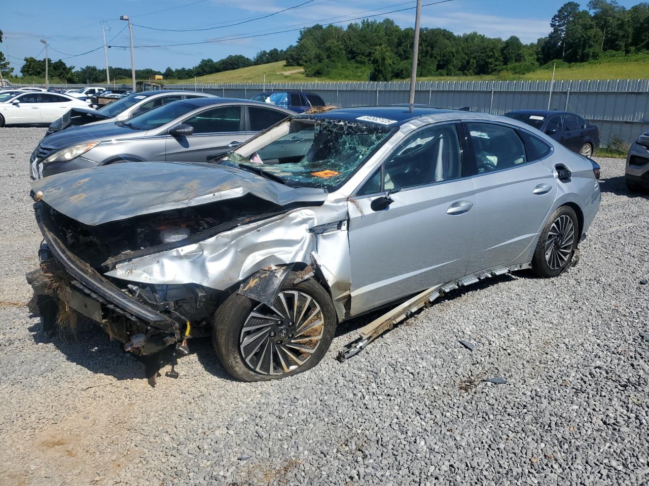 Hyundai SONATA Hybrid Image 1