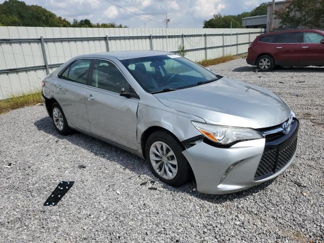 Toyota Camry Le Image 5