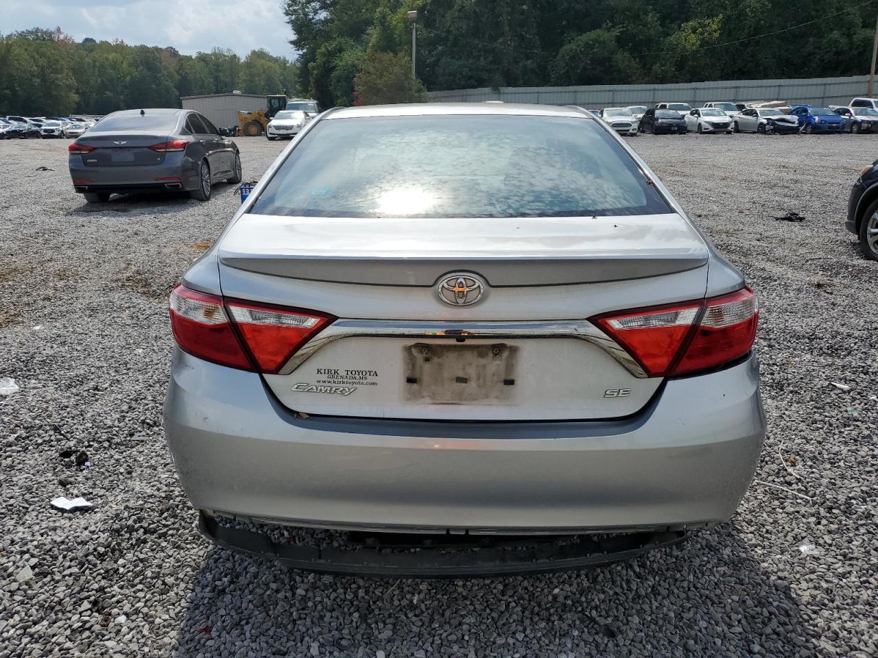 Toyota Camry Le Image 3
