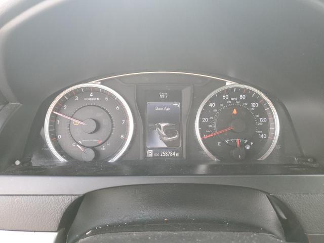 Toyota Camry Le Image 4