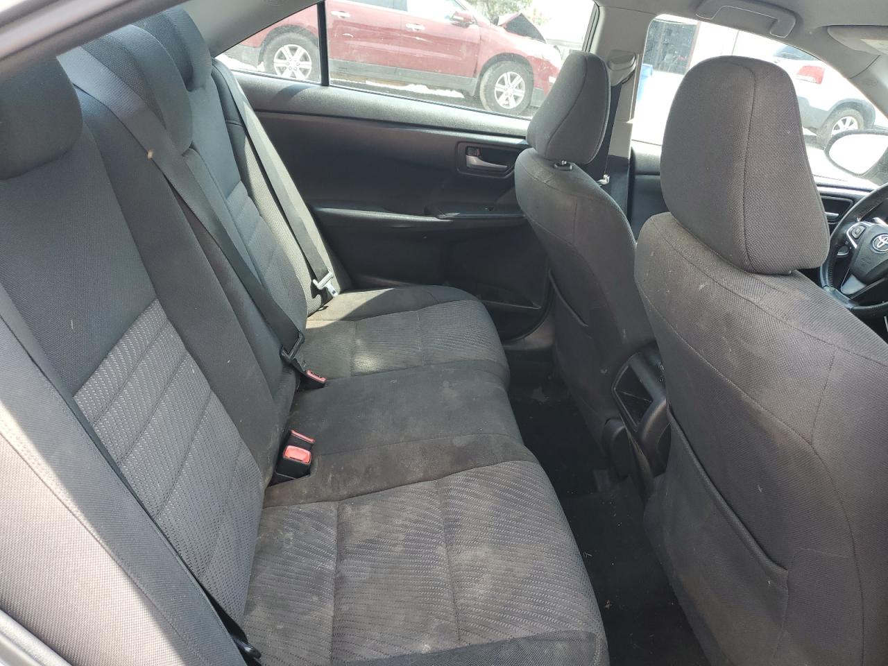 Toyota Camry Le Image 7