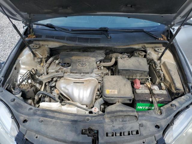 Toyota Camry Le Image 8