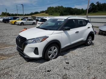  Salvage Nissan Kicks