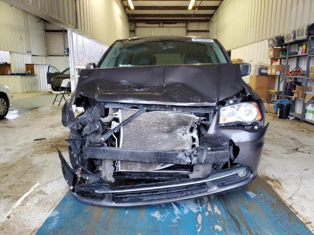 Chrysler Minivan Touring L Image 12