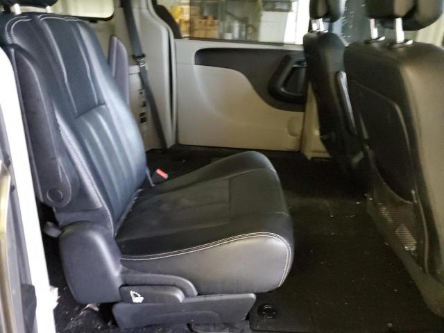 Chrysler Minivan Touring L Image 5