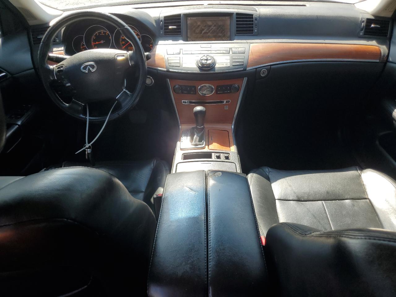 INFINITI M35 Base Image 11