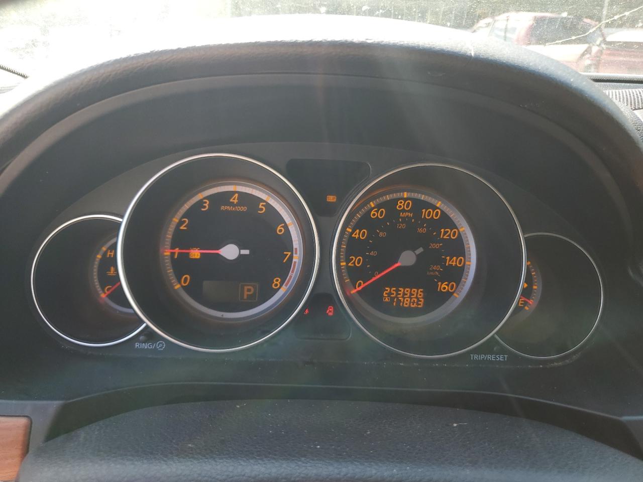 INFINITI M35 Base Image 9