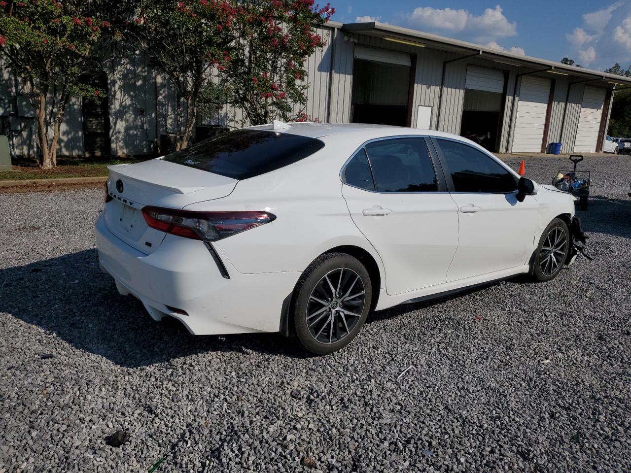 Toyota Camry Se Night Shade Image 2