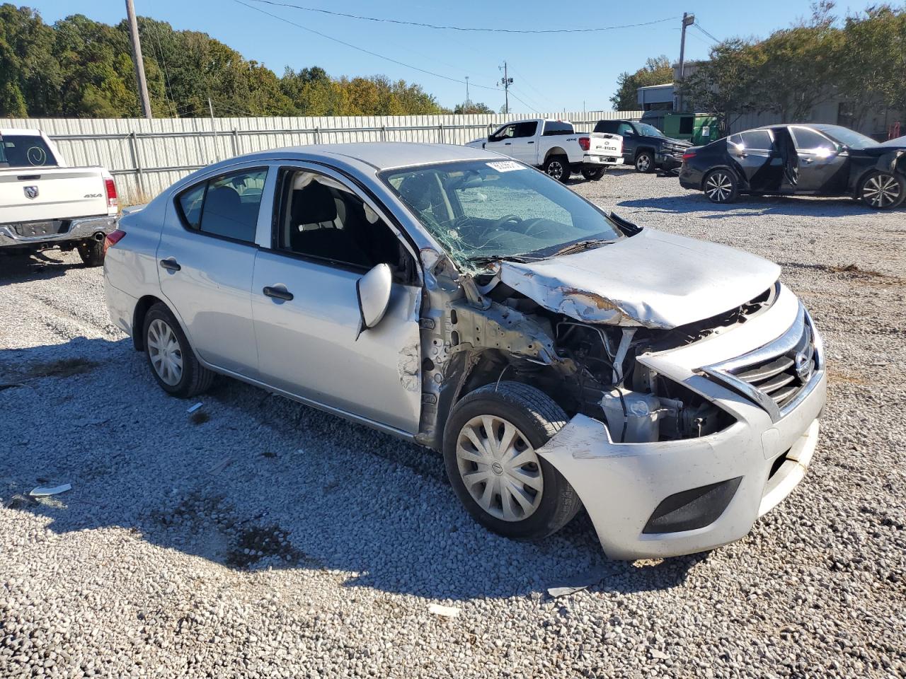 Nissan Versa S Image 4