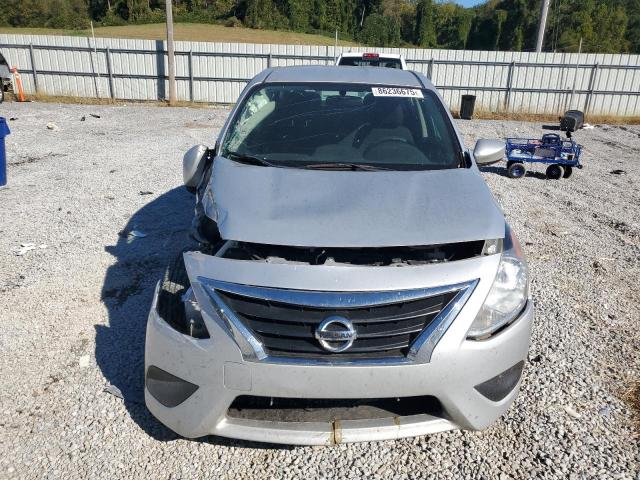 Nissan Versa S Image 9