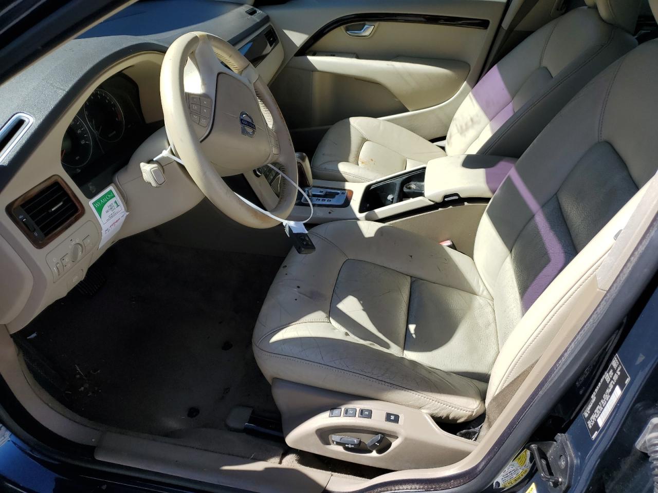 Volvo V70 3.2 Image 7