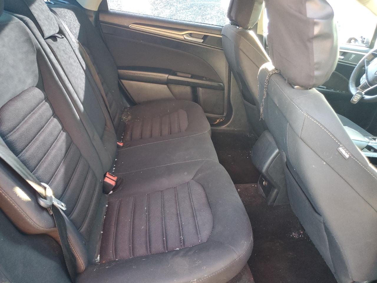 Ford Fusion Se Image 8