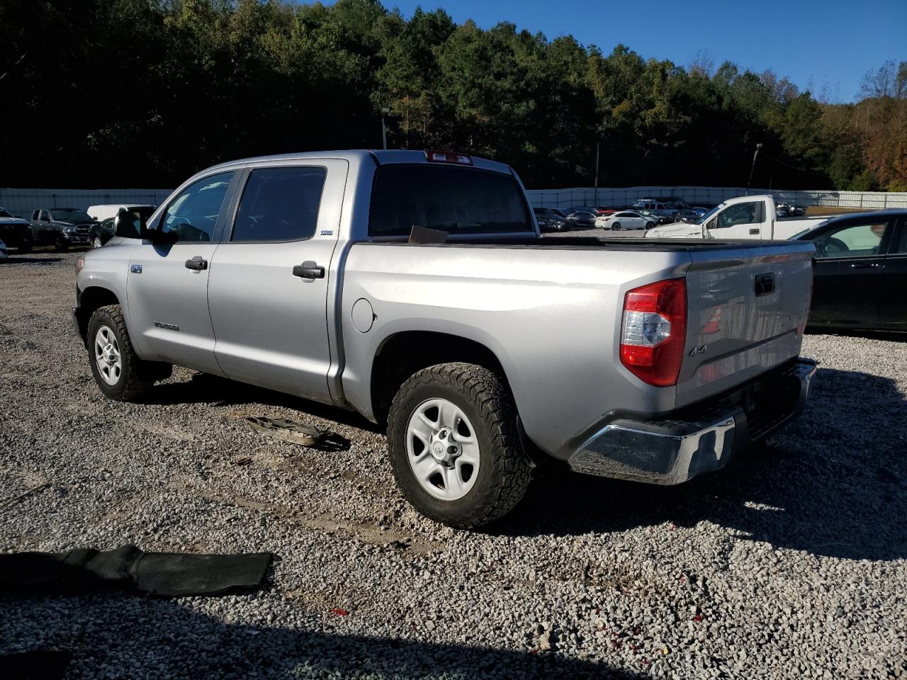 Toyota Tundra Crewmax Sr5 Image 3