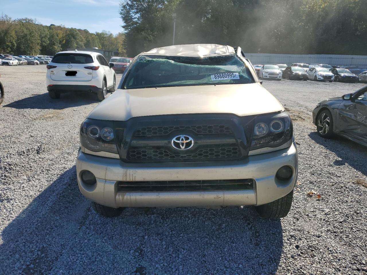 Toyota Tacoma Prerunner Access Cab Image 6