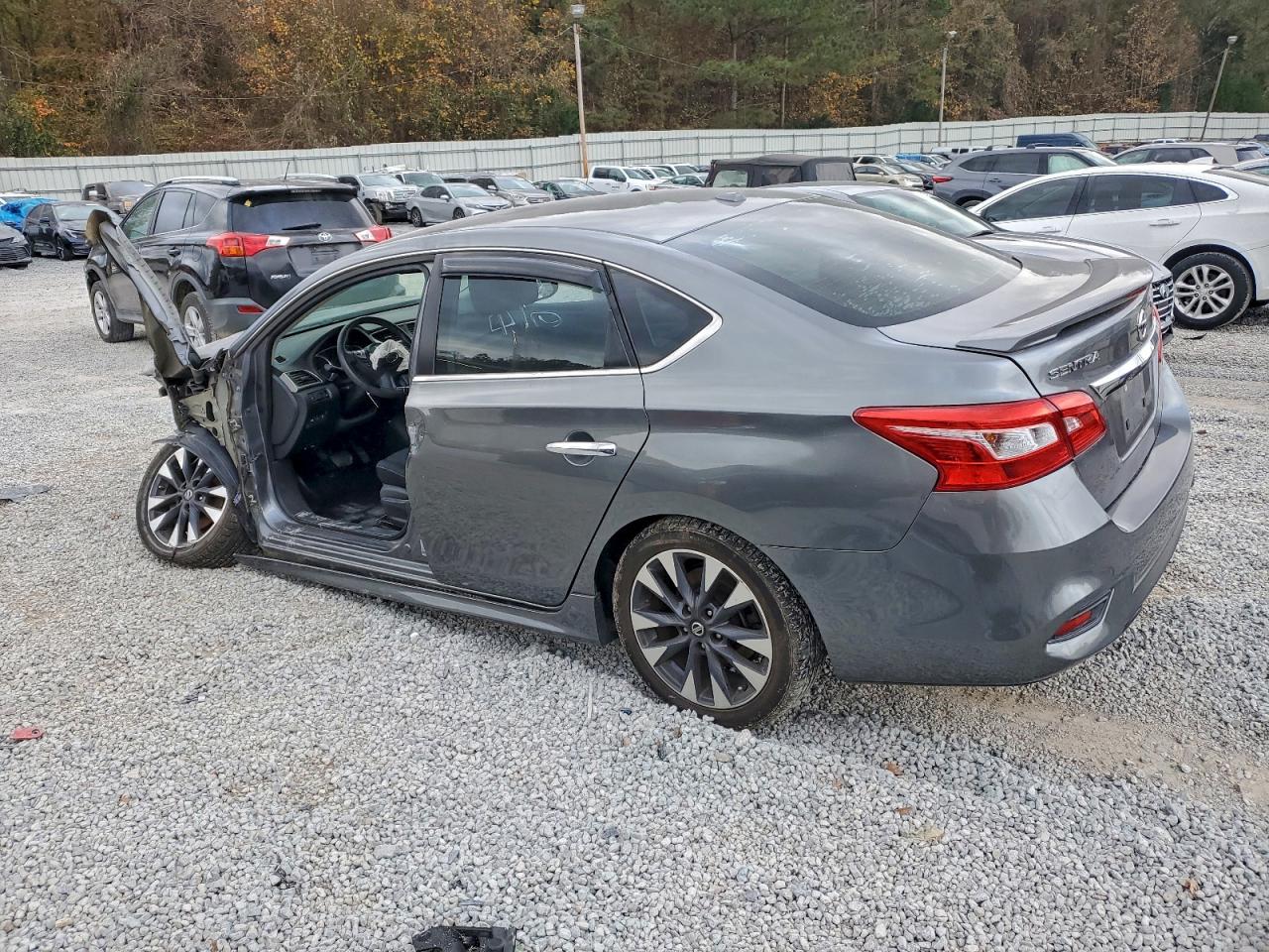 Nissan Sentra S Image 5