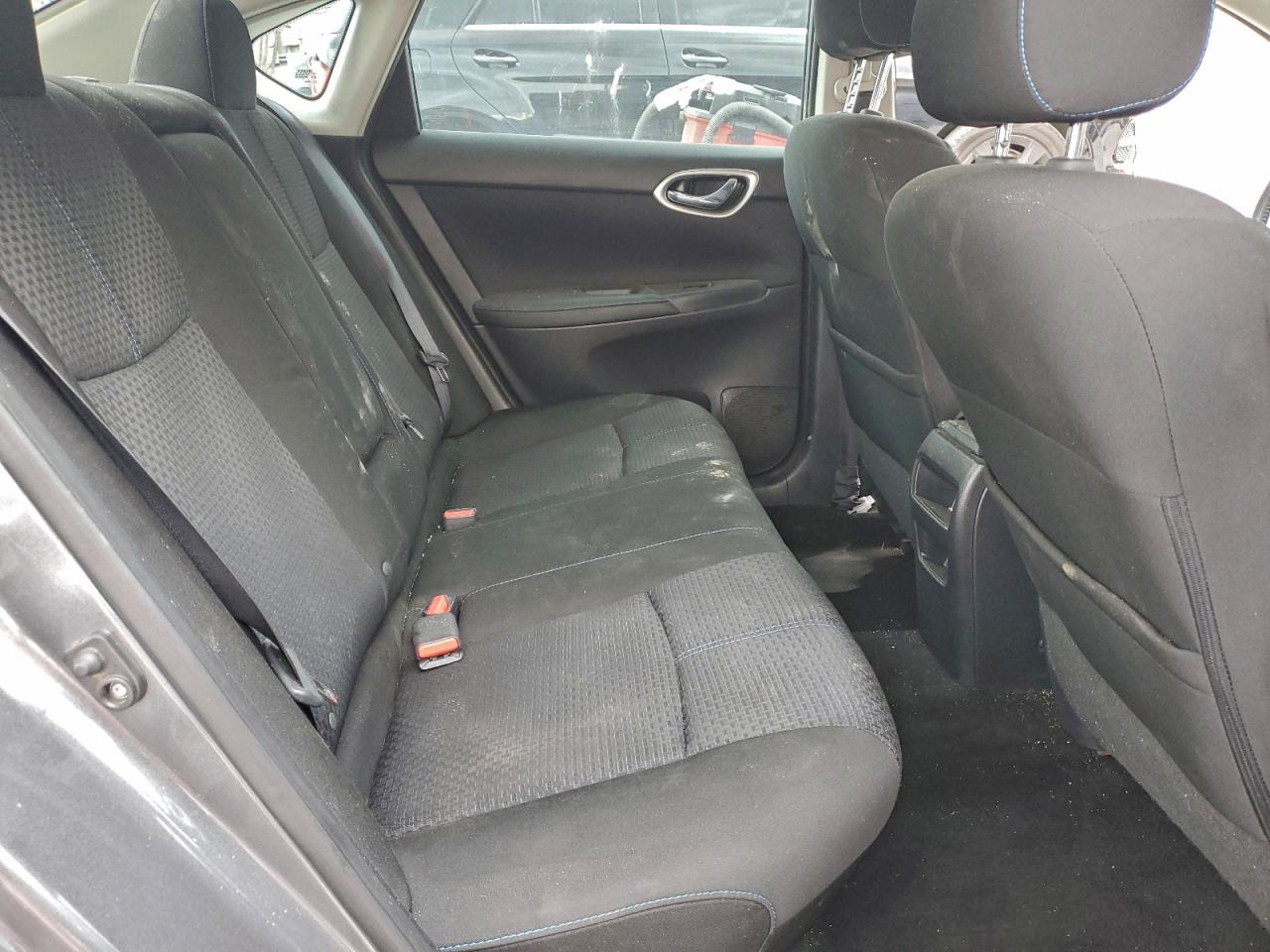 Nissan Sentra S Image 12