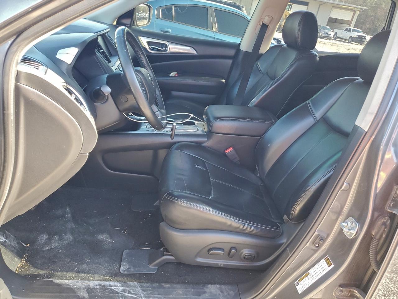 Nissan Pathfinder S Image 5