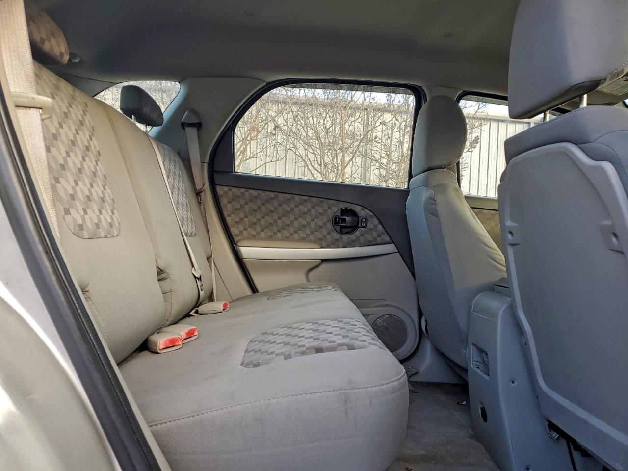 Chevrolet Equinox Ls Image 2