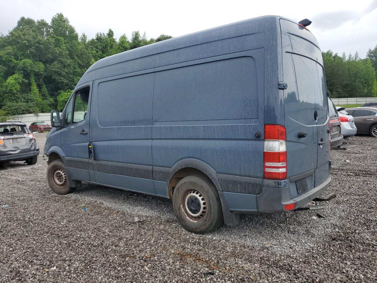 Mercedes-Benz Sprinter 2500 Image 2