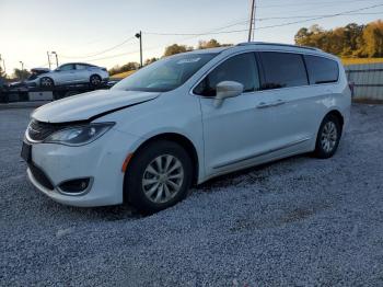  Salvage Chrysler Pacifica