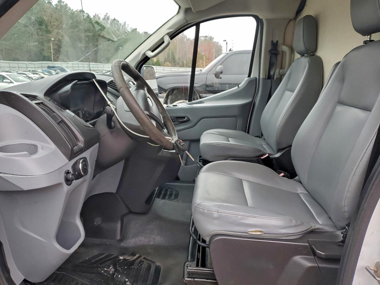 Ford Transit T-150 Image 7