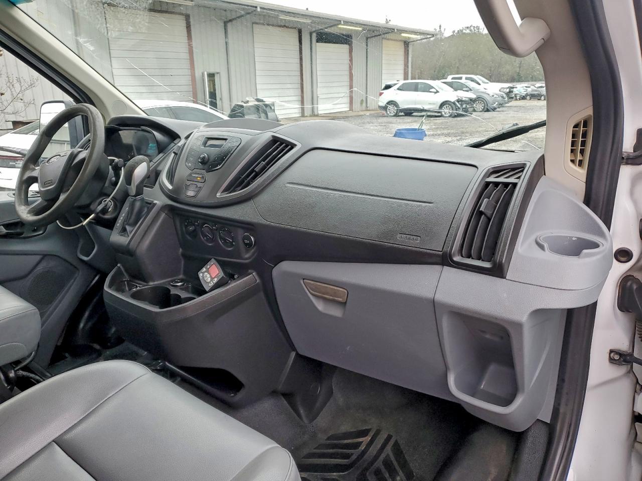 Ford Transit T-150 Image 4