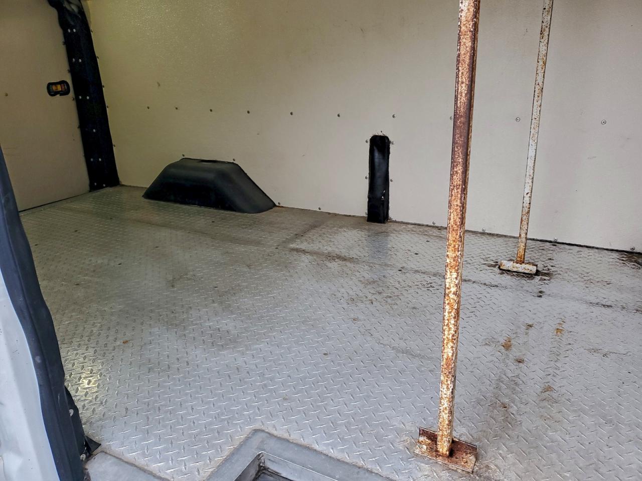 Ford Transit T-150 Image 9