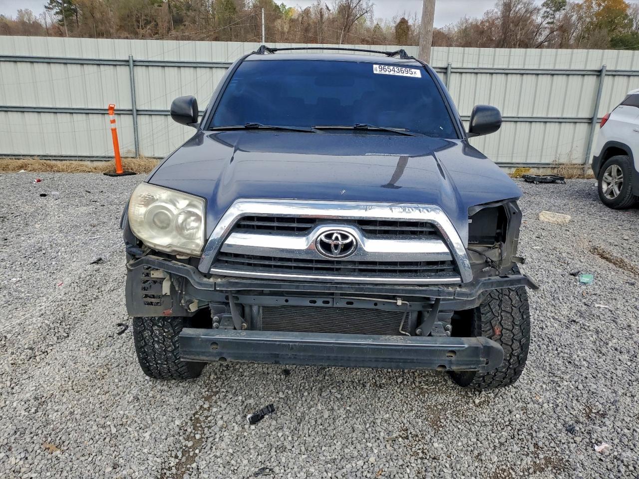 Toyota 4Runner Sr5 Image 6