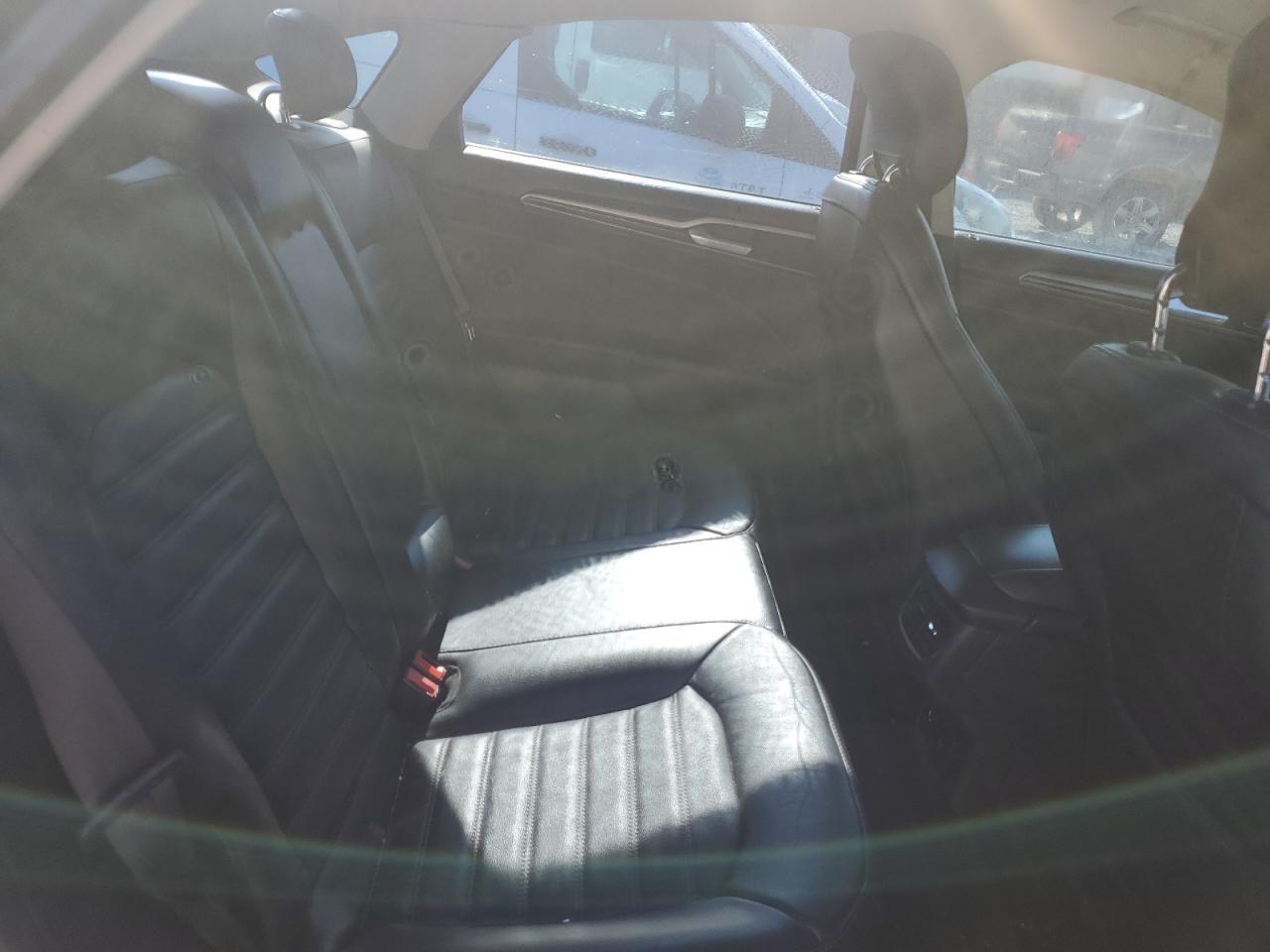 Ford Fusion Se Phev Image 10