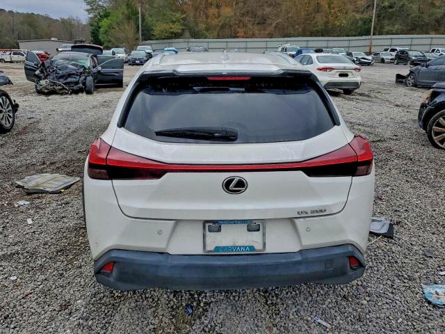 Lexus Ux 200 Image 5