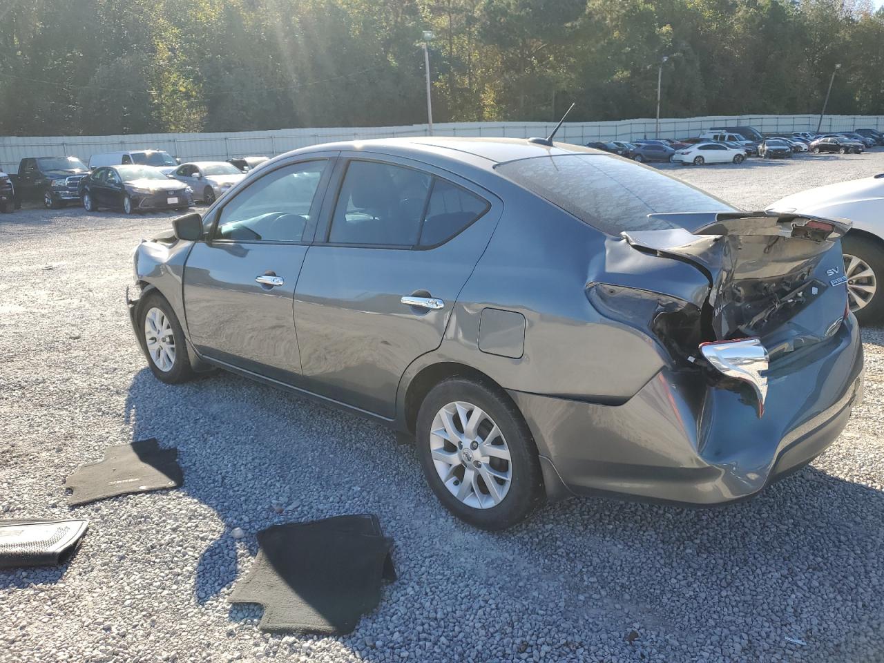 Nissan Versa S Image 7