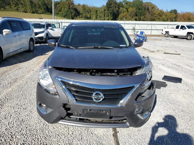 Nissan Versa S Image 8