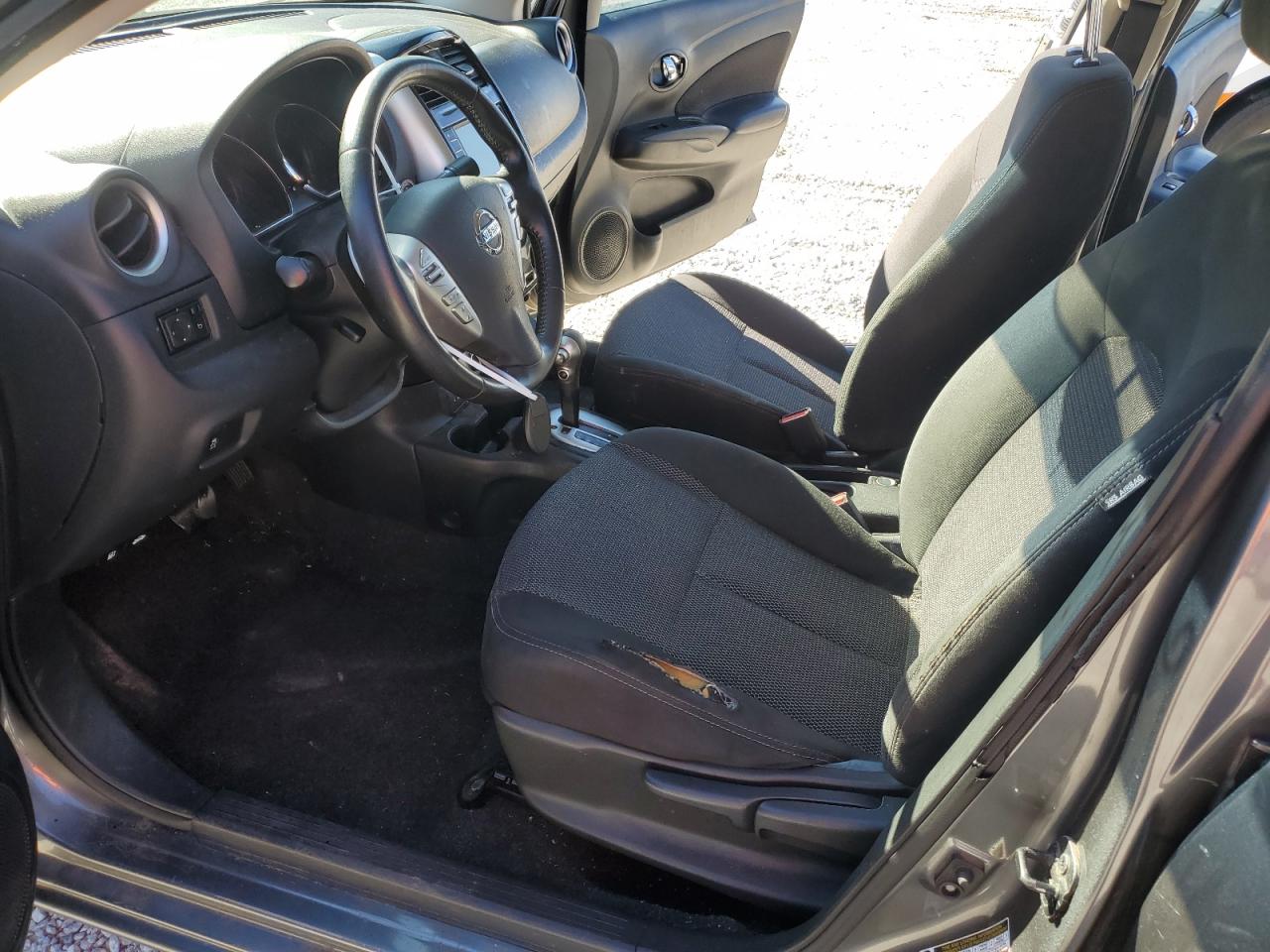 Nissan Versa S Image 12