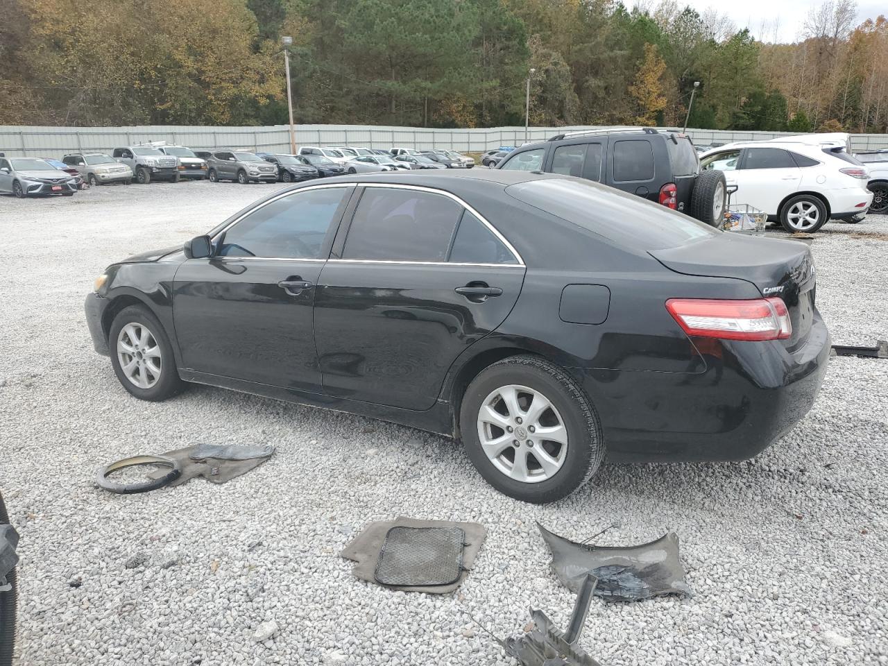 Toyota Camry Base Image 2