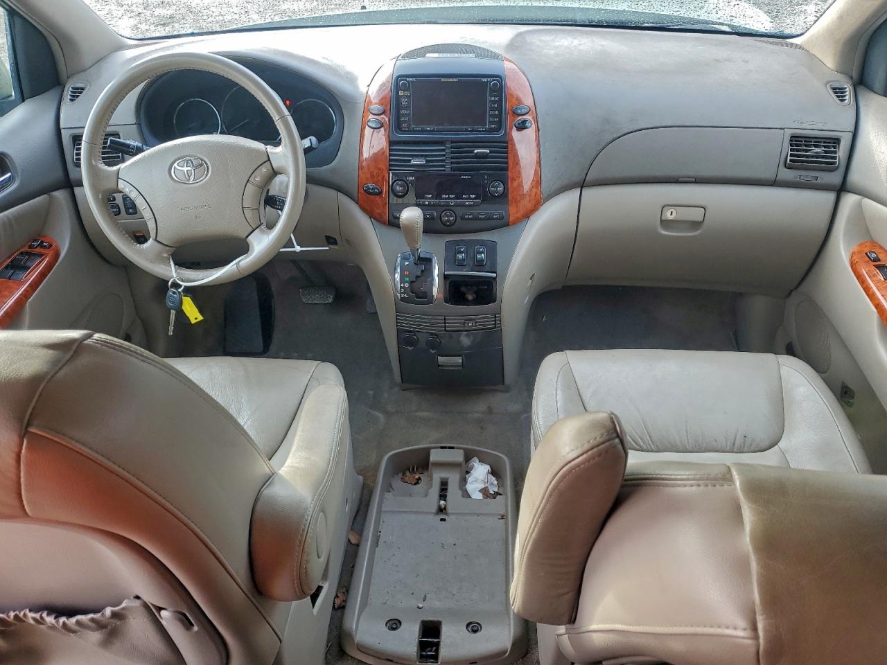 Toyota Sienna Xle Image 5