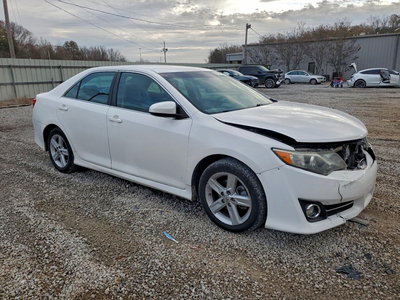 Toyota Camry L Image 5