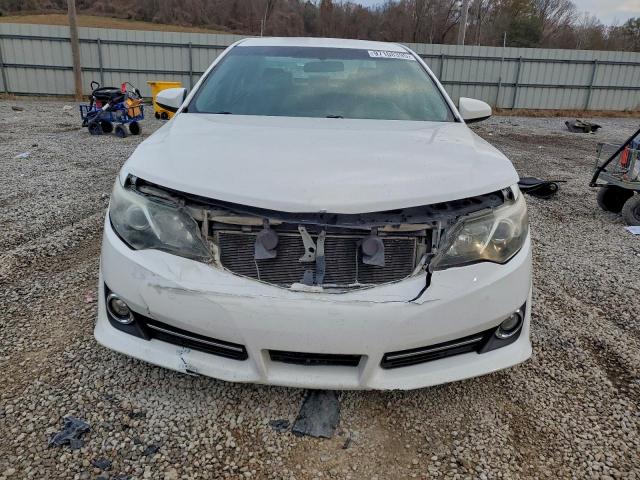 Toyota Camry L Image 11